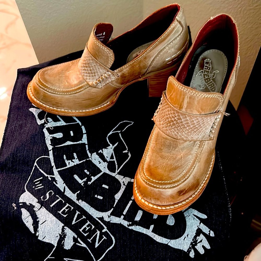 FreeBird Size 6 Bellevue